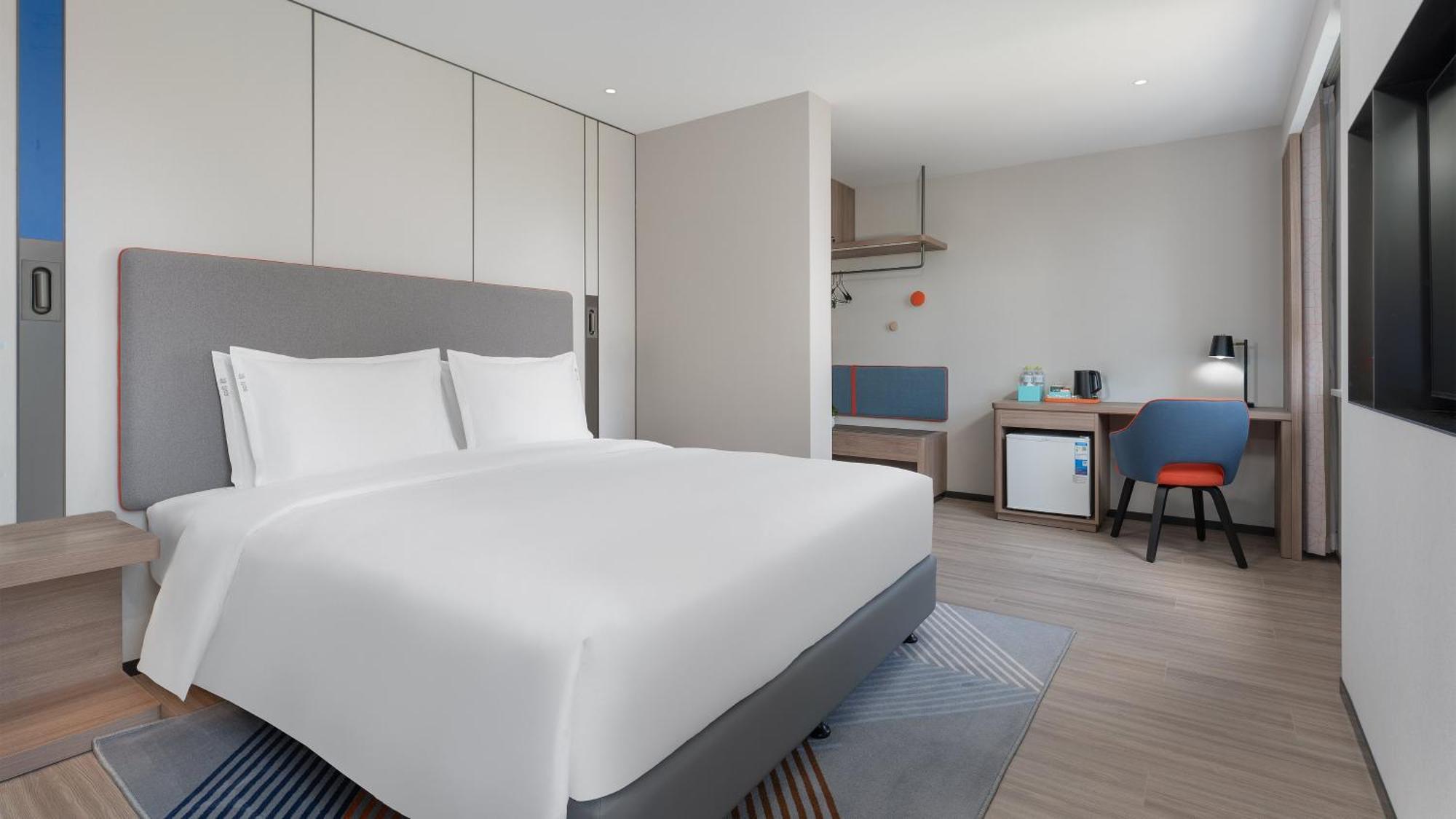 Holiday Inn Express Qingdao Shibei By Ihg Exterior foto